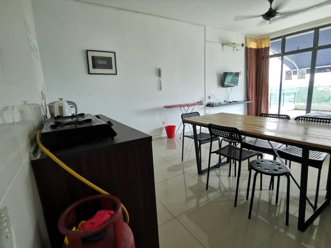 Vista Alam Serviced Apartment Near Idcc Sacc Pkns Uitm Msu Avisena Шах-Алам Экстерьер фото